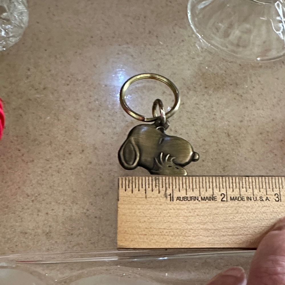 Rare-1958 brass Snoopy and Woodstock keychain United Features Syndicate, Inc. - Picture 4 of 5